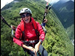 Tempat Paragliding Terbaik di Indonesia Ada di Sulawesi!