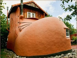 Di Hotel Ini, Anda Menginap Dalam Sepatu Boot!