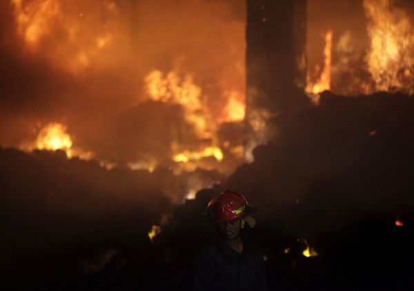 Pabrik Garmen Terbakar, 121 Orang Tewas