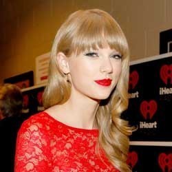 Taylor Swift Senang Pacaran dengan Bad Boys