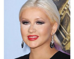 6 Selebriti dengan Penampilan Alis Terburuk 