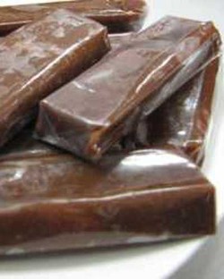 Mari Cicipi Dodol Buah Khas Nusantara!