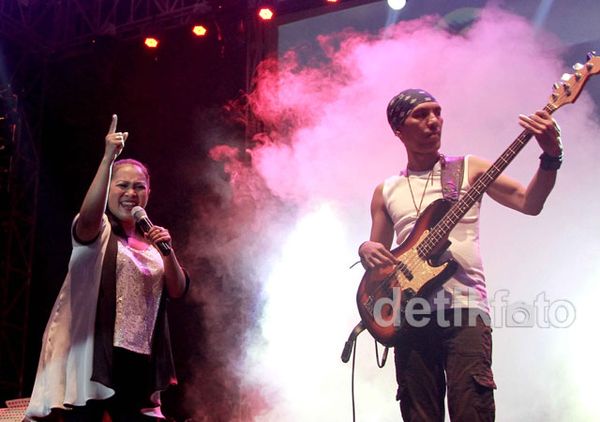 Tampil Atraktif, The Groove Goyang JGTC 2012