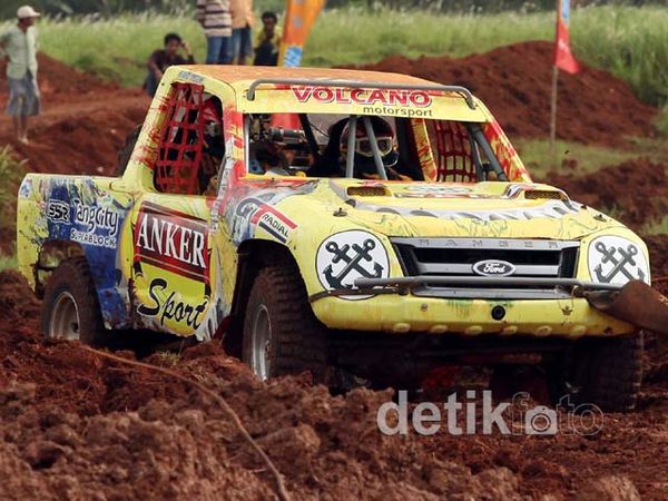Ini Dia Aksi Offroader Rio Teguh