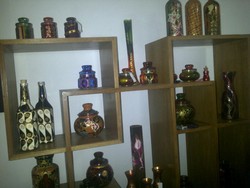 Wanita Ini Berhasil Sulap Botol Bekas Jamu Jadi Rupiah