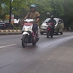 Awas, Jalanan Licin Gara-gara Ceceran Oli 