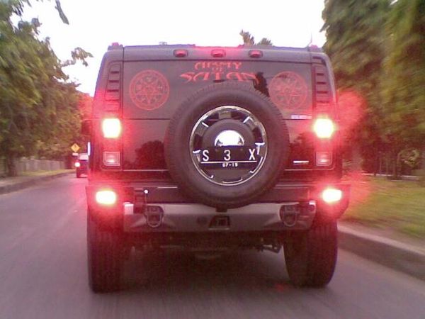Pelat Seksi Mobil Hummer