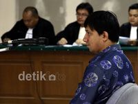 Fahd Minta Divonis Ringan
