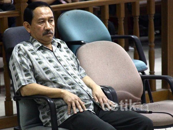 Korupsi Rp 21 M, Rustam Pakaya Dihukum 4 Tahun Penjara
