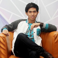 5 Lagu Galau Tentang Cinta 2012