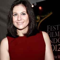 Peran Jadi Lesbian, Wulan Guritno Bersaing dengan Christine Hakim di FFI 2012