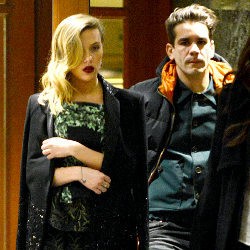 Scarlett Johansson Pacari Wartawan