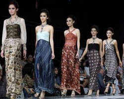 Bagai Karya Seni, Batik Sebaiknya Tidak Dijadikan Sembarang Baju
