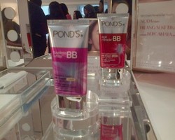 Ponds Luncurkan BB+ Cream yang Bisa Samarkan Bekas Jerawat & Kerutan 