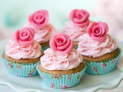 Wah, Air Seni Dicampurkan dalam Adonan Cupcake!