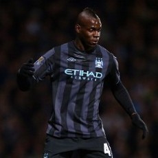 De Jong Akan Senang Kalau Balotelli Gabung Milan