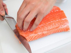 Salmon Norwegia Mengandung Lima Nutrisi Penting