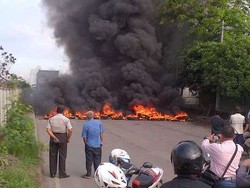 4 Jam Blokir Jalan Cacing, Warga Minta Ketemu Jokowi