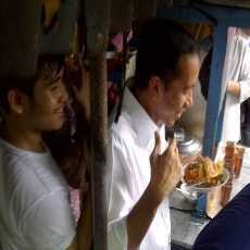  Horeee! Jokowi: Pajak Warteg Dihilangin Sajalah