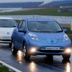 Nissan LEAF Pecahkan Rekor Konvoi Mobil Listrik Terbanyak