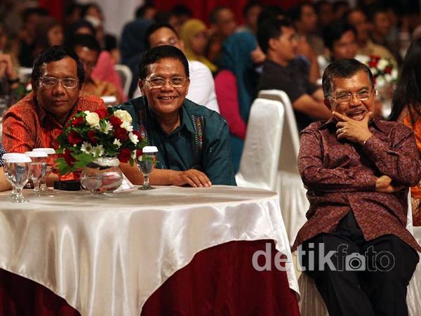 Mahfud-JK Bersaing di Survei Capres versi  LSI