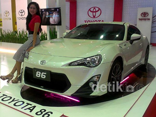 Pameran Otomotif Makassar 2012 Resmi Dibuka