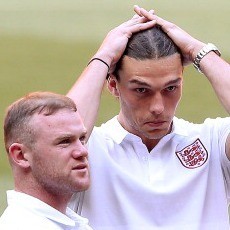 Rooney Waspadai Ancaman Carroll