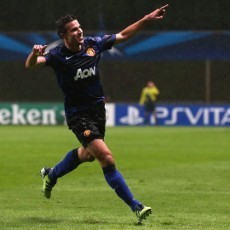 Van Persie Akan Pimpin MU Rebut Titel Juara
