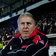 Hak Tak Dipenuhi, Zico Mundur Sebagai Pelatih Irak