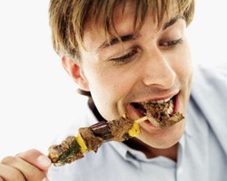 Menurut Pria, Makan Daging Buat Mereka Tampak Lebih Maskulin