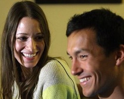 Didiagnosa Menderita Kanker Mematikan, Wanita Ini Dilamar Kekasihnya