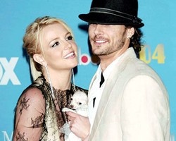 10 Undangan Pesta Pernikahan Ala Selebriti Dunia