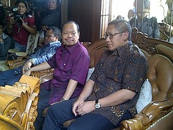 Ditemani Anas & Jhonny Allen, Bhatoegana Sambangi Rumah Gus Dur
