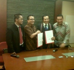 Salaman, Alamsyah & Denny Indrayana Damai Soal Advokat Koruptor