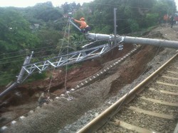 Inilah Penyebab Jalur Kereta Jakarta-Bogor di Cilebut Longsor