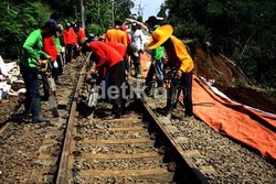  Jalur Jakarta-Bogor Belum Normal, Kecepatan Kereta Masih Dibatasi