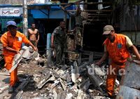 Bangunan Liar di Atas Saluran Air Ditertibkan
