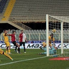 Fiorentina Lolos ke Babak 16 Besar