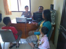 Rusak Atap Saat Main Petak Umpet, Bocah Melapor Dipukuli Perwira Polisi