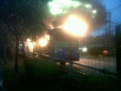 Bus yang Terbakar di Cawang Akibat Lampu Depan Korslet