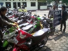 Siswa SD Terjaring Operasi Balap Liar di Semarang