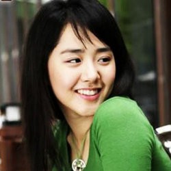 Moon Geun Young Pulang Syuting Naik Kereta Bawah Tanah