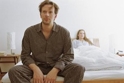 Malas Bercinta karena Kecewa Bentuk Tubuh? Atasi dengan 4 Hal Ini