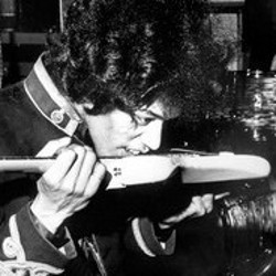 Gitar Hangus Jimi Hendrix Laku Rp 3,6 Miliar