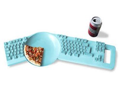 Mau Makan Sambil Kerja? Pakailah Keyboard Plate!