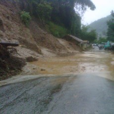Longsor Susulan, Jalur Soreang-Ciwidey Tersendat