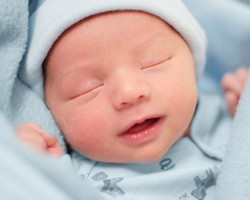 Unik, Bayi Ini Dinamai Orangtuanya Hashtag 