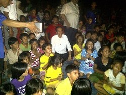 Warga Manggarai Jaksel Terkejut, Jokowi Tiba-tiba Muncul Nobar Timnas Vs Malaysia