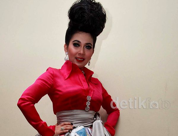 Rok Koran Syahrini Rok Koran Syahrini