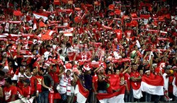 Suporter Indonesia merahkan Stadion Bukit Jalil.
